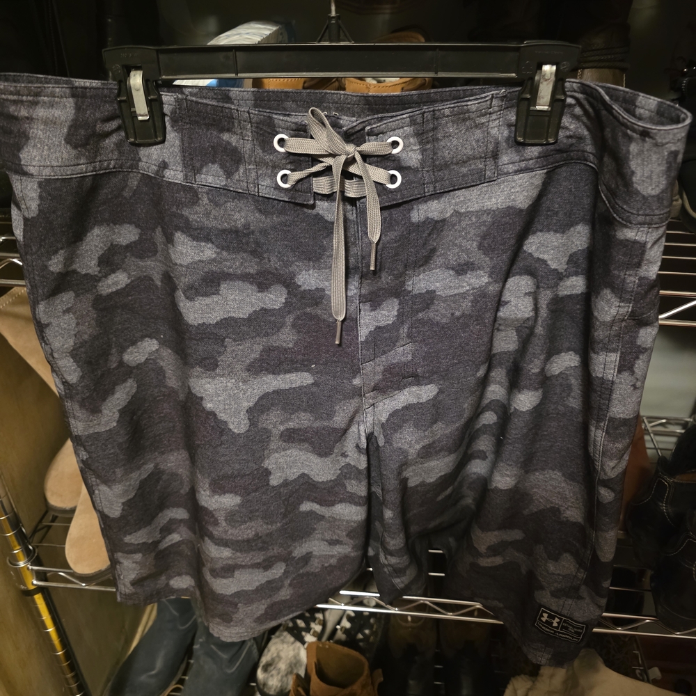 Under Armour Charcoal Camo Swim Shorts Size 36